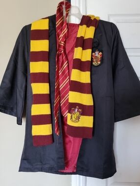Harry Potter Gryffindor Robe Scarf Tie Kids Costume Halloween Size 8